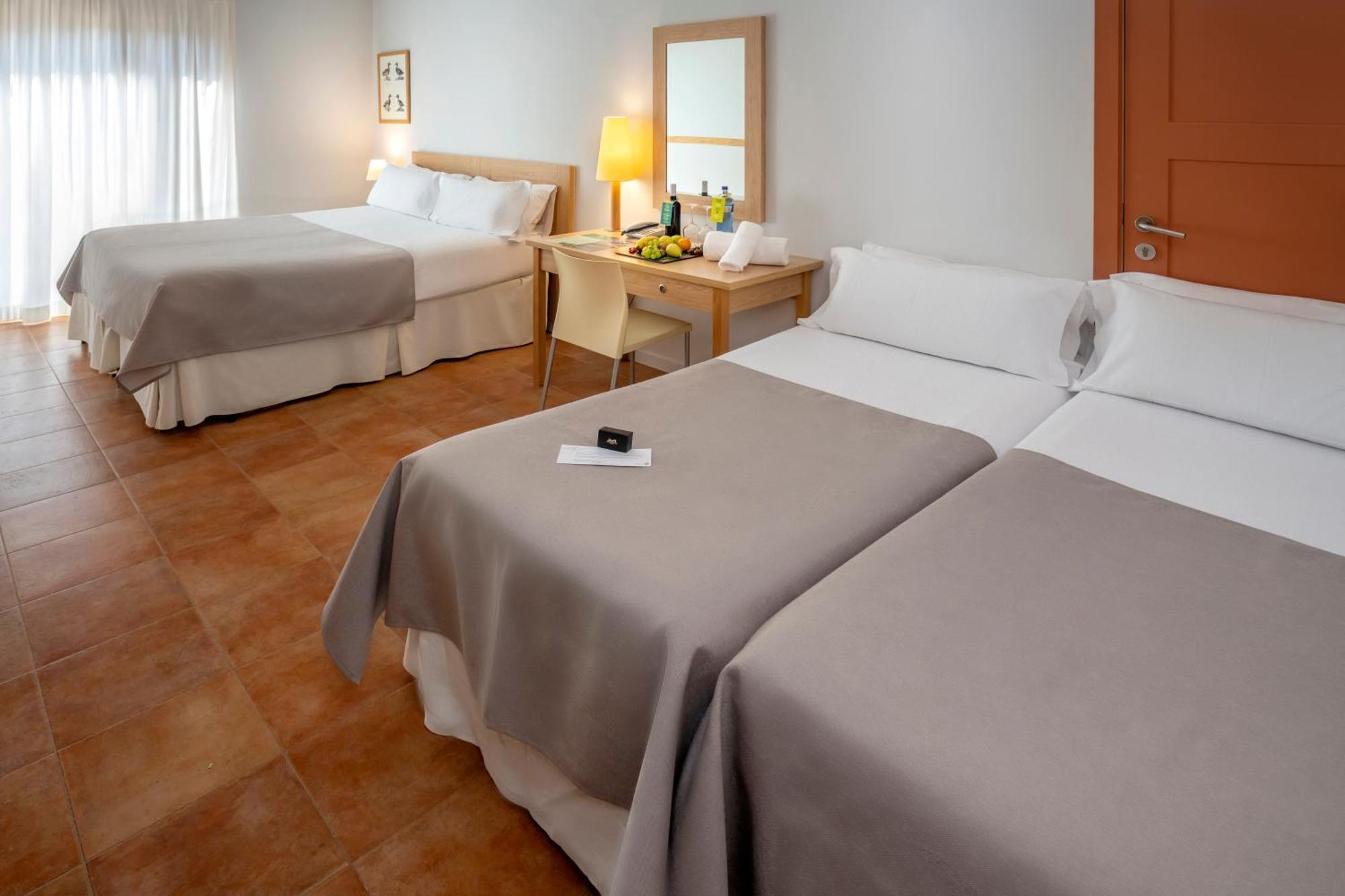 Hotel & Resort Vilar Rural D'Arnes By Serhs Hotels Сан-Карлос-де-ла-Рапіта Номер фото